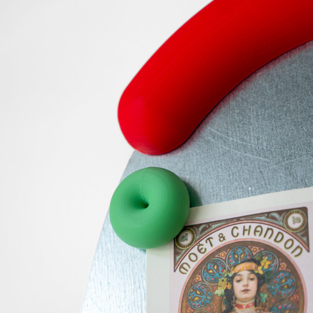 Chromo Snap - A Structured Hold for Everyday Objects